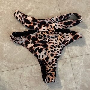 Icon swim animal print cutout strap bottom bathing suit M
